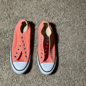 Converse Peach Size 7 Women’s Sneakers
Used
No laces